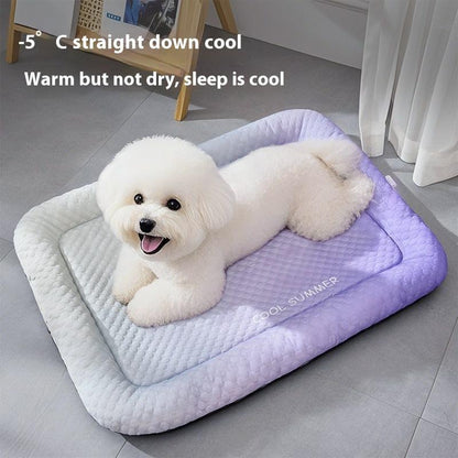 ⏳ NUR HEUTE: SALE FÜR NUR 9,99 £!! ❄️ Pawchill™ 🇬🇧 Kühlmatte für Hunde & Katzen 🐾  Natürlich kühlende Eisseidenmatte • Atmungsaktiv, waschbar & weich 🌿  Für Böden, Sofas & Autofahrten • Verschiedene Größen • Farbverlauf ☀️🐶🐱